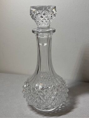 Cut Clear Glass Decanter with Diamond Cut Stopper
Like New